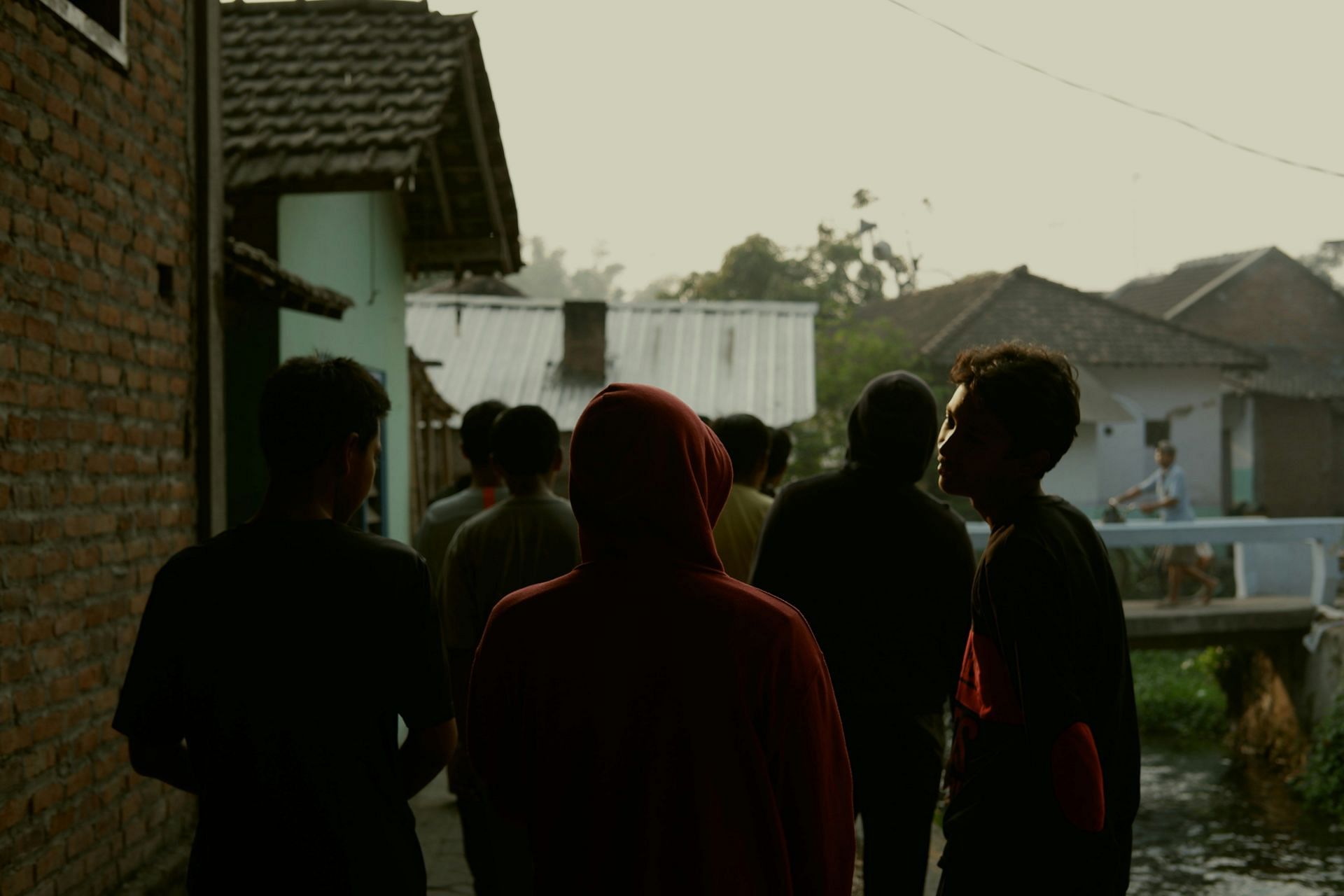 The crime scene was deliberately staged to look like gang activity (Image via Unsplash)